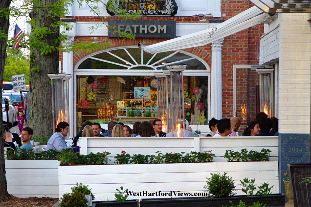 Outdoor Dining in the Center West Hartford Views